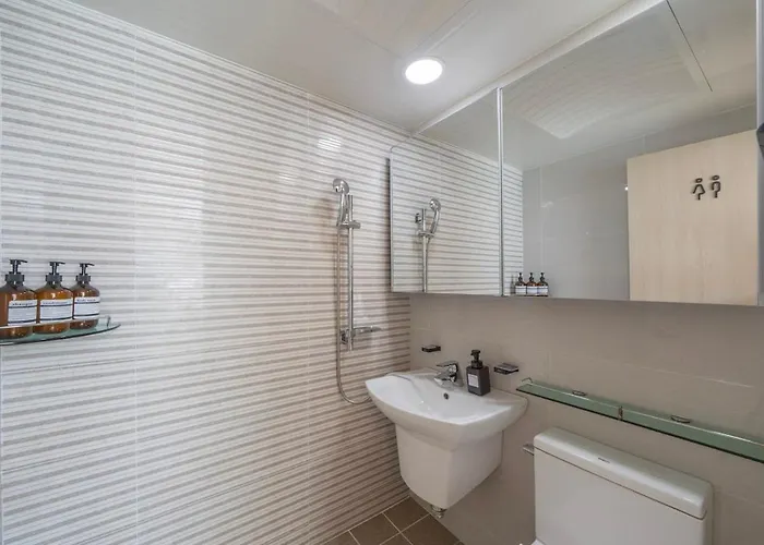 Gyeongbokgung 9min ㅣ 3br 2bathㅣ Sleeps 8ㅣ Family&group 아파트